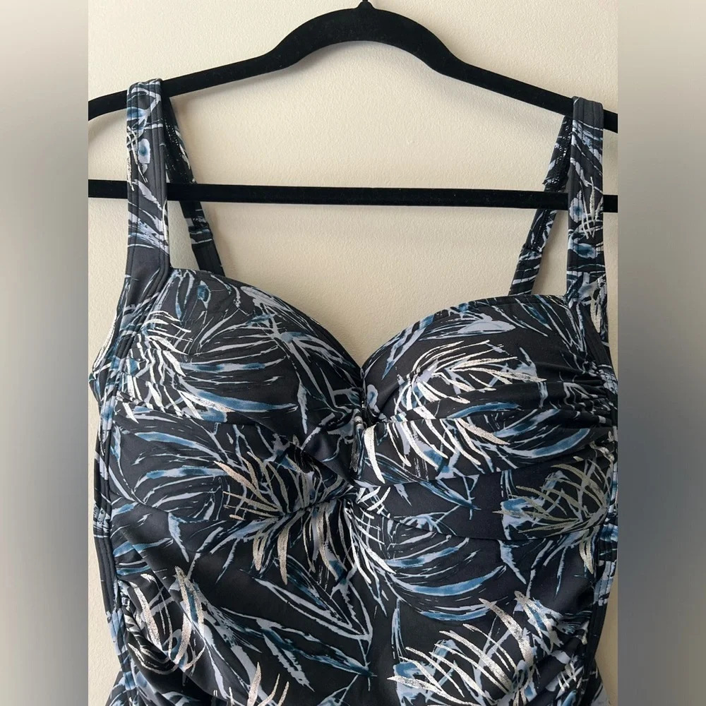 Niptuck Swim size 10 one piece swimsuit - Picture 3 of 7